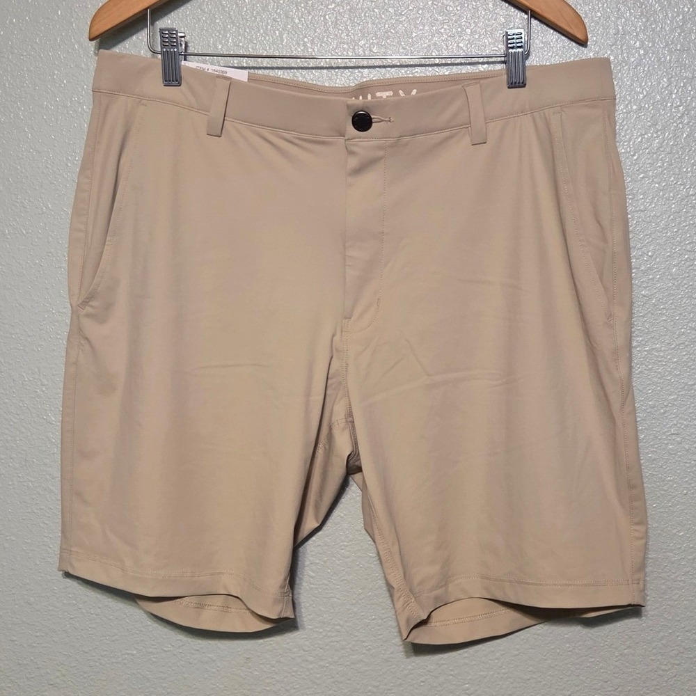 NWT Infinity Linearflex Mens Shorts Size 38 8" Khaki Beige Performance Golf